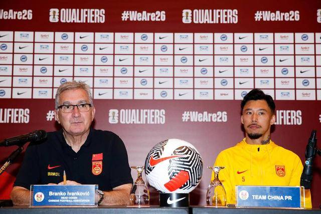 王哲林35+16上海胜同曦 贺希宁31分深圳胜北控